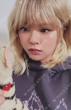STRATEGY PREMIERE EVENT JEONGYEON photocard image