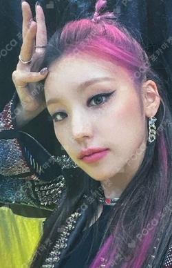 ITZY YEJI photocard image