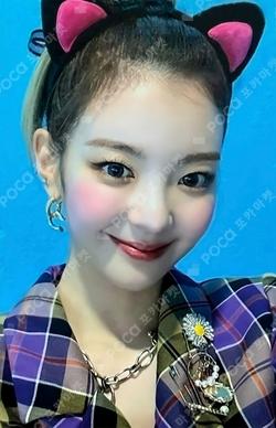 CRAZY IN LOVE APPLEMUSIC LIA photocard image