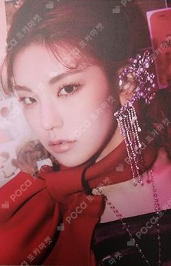 ITZY YEJI photocard image