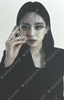 ITZY YUNA photocard image