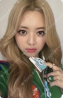 ITZY YUNA photocard image