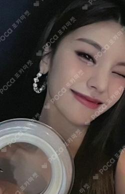 ITZY YEJI photocard image