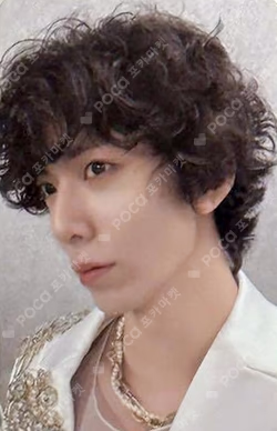 LOVE RACE LOVE ver. HWIYOUNG photocard image