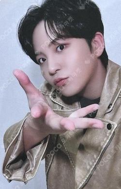 ATEEZ X ANITEEZ POP-UP STORE ANITEEZ IN TREASURE T-SHIRT JONGHO photocard image