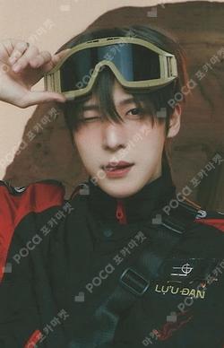 ATEEZ X ANITEEZ POP-UP STORE ANITEEZ IN TREASURE RANDOM TRADING CARD YUNHO photocard image