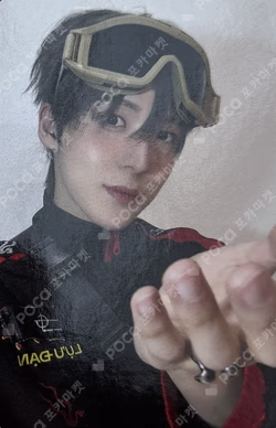 ATEEZ X ANITEEZ POP-UP STORE ANITEEZ IN TREASURE T-SHIRT