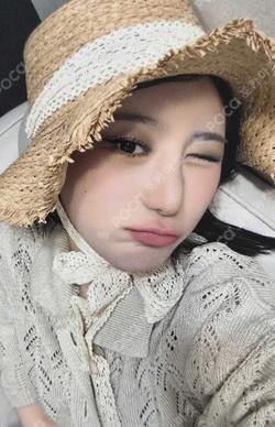 SHOWDOWN MAKESTAR LEECHAEYEON photocard image