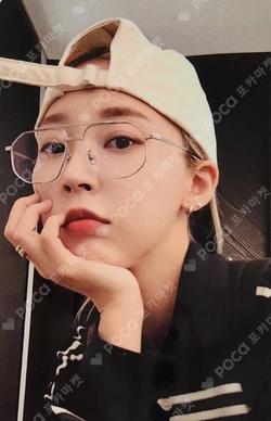 Starlit of Moon 9 Muse Figure Series Bizent Mall Moon Byul photocard image