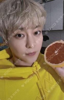 2025 SEASON’S GREETINGS ‘PLAY Of The GAME’ XIUMIN photocard image