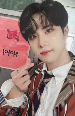 Love Pt.1 : First Love MAKESTAR