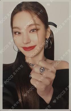 Blah Blah Blah MIDZY JAPAN Limited Edition YEJI photocard image