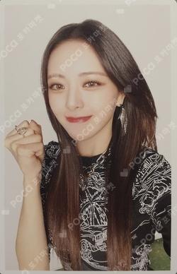 Blah Blah Blah MIDZY JAPAN Limited Edition YUNA photocard image
