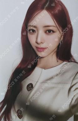 ITZY YUNA photocard image