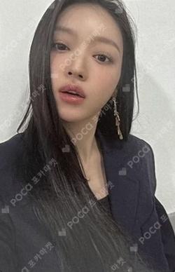 SELFISH JUMP UP YooA photocard image
