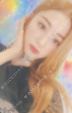 ANTIFRAGILE SOUNDWAVE HUH YUNJIN photocard image