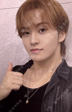 2025 SEASON'S GREETINGS PHOTO PACK MARK photocard image