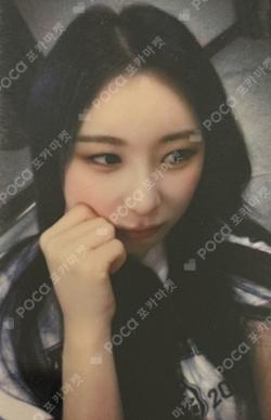Girls In Wonderland LEECHAEYEON photocard image