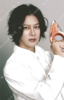 2025 SEASON'S GREETINGS RANDOM TRADING CARD [B ver.] HEECHUL photocard image