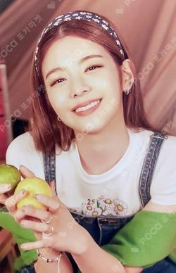 2022 SEASON'S GREETINGS [BEST FRIENDS FOREVER] TRADING CARD & STICKER SET