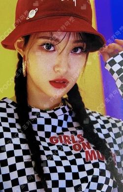 We play DMC MUSIC ZOA photocard image