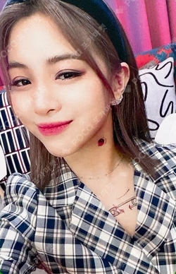 2021 OFFICIAL MERCHANDISE NO BAD DAYS MARCH LIMITED MONTHLY KIT GO ON NEW