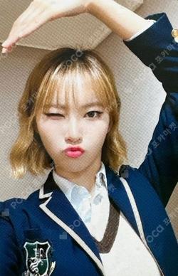 Play Game : AWAKE WITHMUU MONDAY photocard image