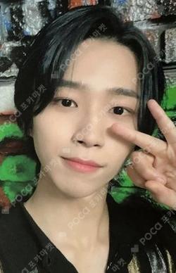 Man on the Moon APPLEMUSIC SEO DONG SUNG photocard image