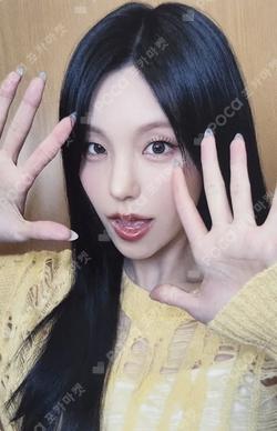 ITZY YEJI photocard image