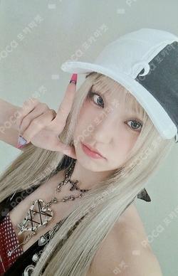 I SWAY US Exclusive YUQI photocard image