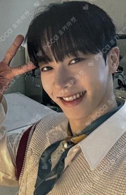 From Real to Surreal Blue Dream Media LEE GI KWANG photocard image