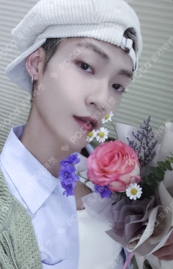 Unexpected EVERLINE KEVIN photocard image