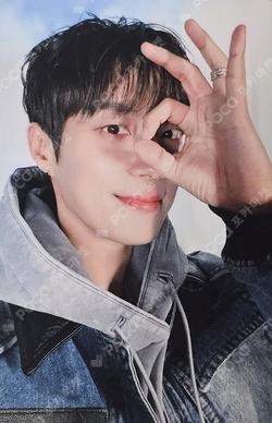 From Real to Surreal SURREAL B VER. YOON DU JUN photocard image