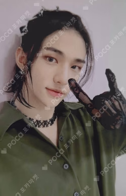 NOEASY YIZHIYU HYUNJIN photocard image