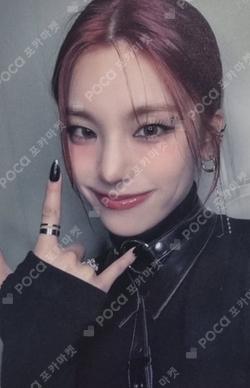 ITZY YEJI photocard image