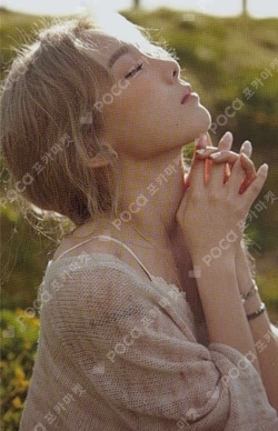 I TAEYEON photocard image