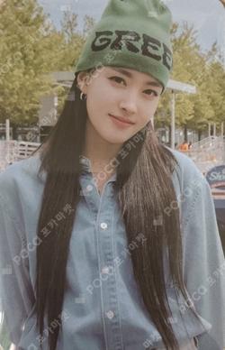 STAYC THE FIRST PHOTOBOOK STAY IN CHICAGO SOUND WAVE