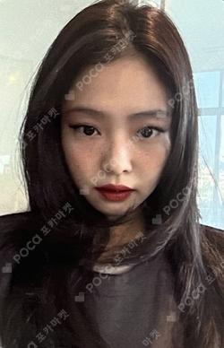 Ruby EVERLINE LUCKY DRAW JENNIE photocard image