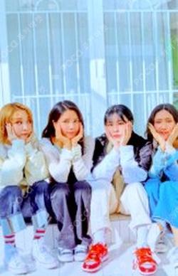 MAMAMOO 2021 SEASON’S GREETINGS Unit photocard image