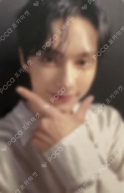 SPILL THE FEELS YIZHIYU JUN photocard image