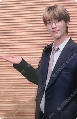 COLORFUL TRAUMA SOUNDWAVE WOODZ photocard image