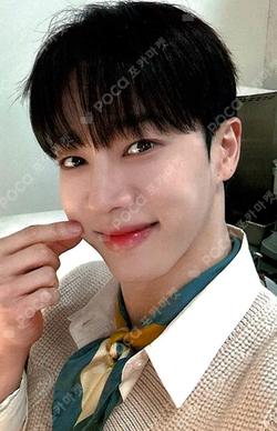 From Real to Surreal MUSICART LEE GI KWANG photocard image