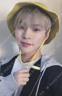2024 SEASON'S GREETINGS [CHESS MATE] SOUND WAVE HYOJIN photocard image