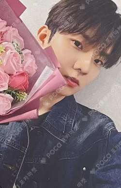 Unexpected Mubeat Q photocard image