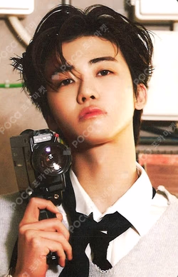 ISTJ [DREAM Agit : Let’s get down] BINDER + PHOTO CARD SET