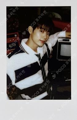 2024 JEONGHYEON’s BIRTHDAY CAFE EVENT MINI PHOTOBOOK DAY ver. LEEJEONGHYEON photocard image
