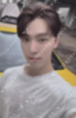 SPILL THE FEELS YIZHIYU DINO photocard image