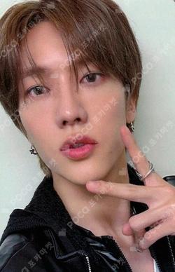 2025 OMEGA X FANMEETING in JAPAN [Letters Left] EVERLINE JUNGHOON photocard image
