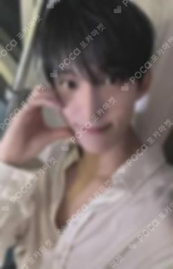 SPILL THE FEELS YIZHIYU DK photocard image