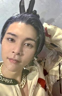 2 Baddies STREET LUCKY DRAW A Ver. JOHNNY photocard image